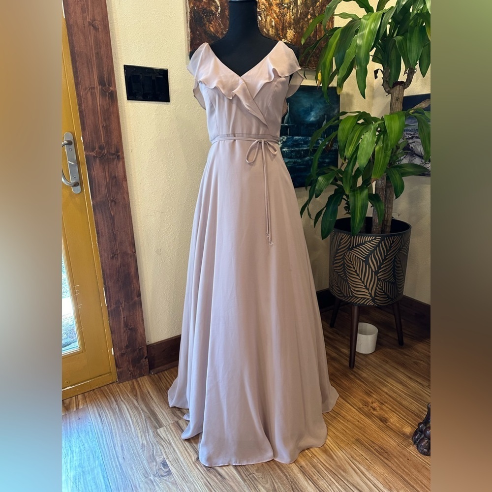Jenny Yoo Topaz Pink Ruffle V-Neck Chiffon A-Line Formal Bridesmaid Dress Size 6 - Picture 4 of 11